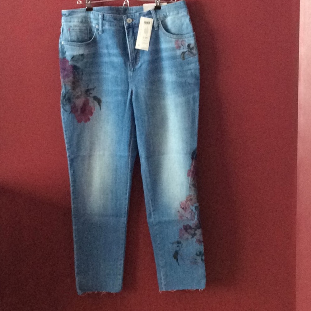 Chico’s So Slimming Painted Floral GF Ankle Jean